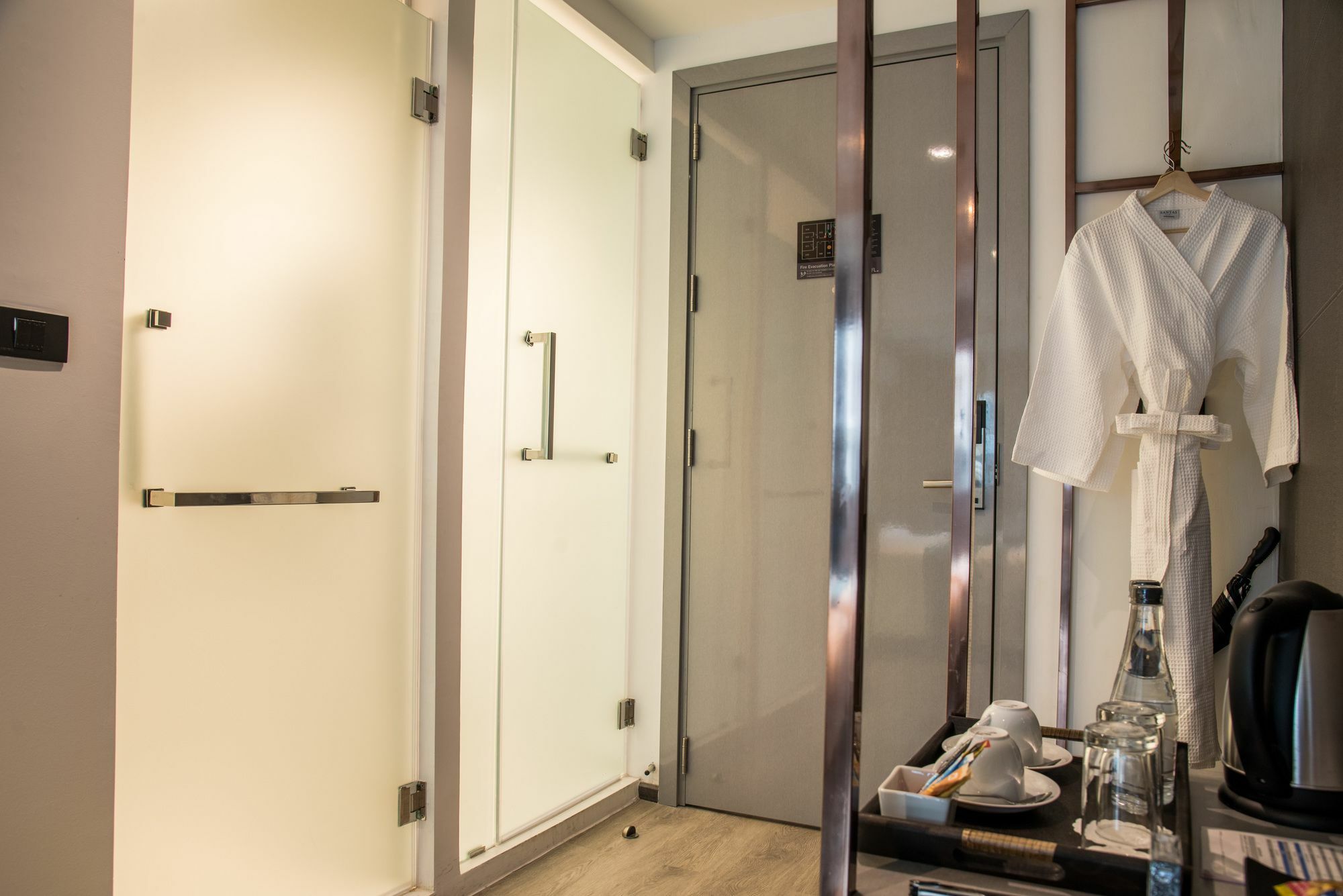 Sora Hotel Silom Bangkok Esterno foto